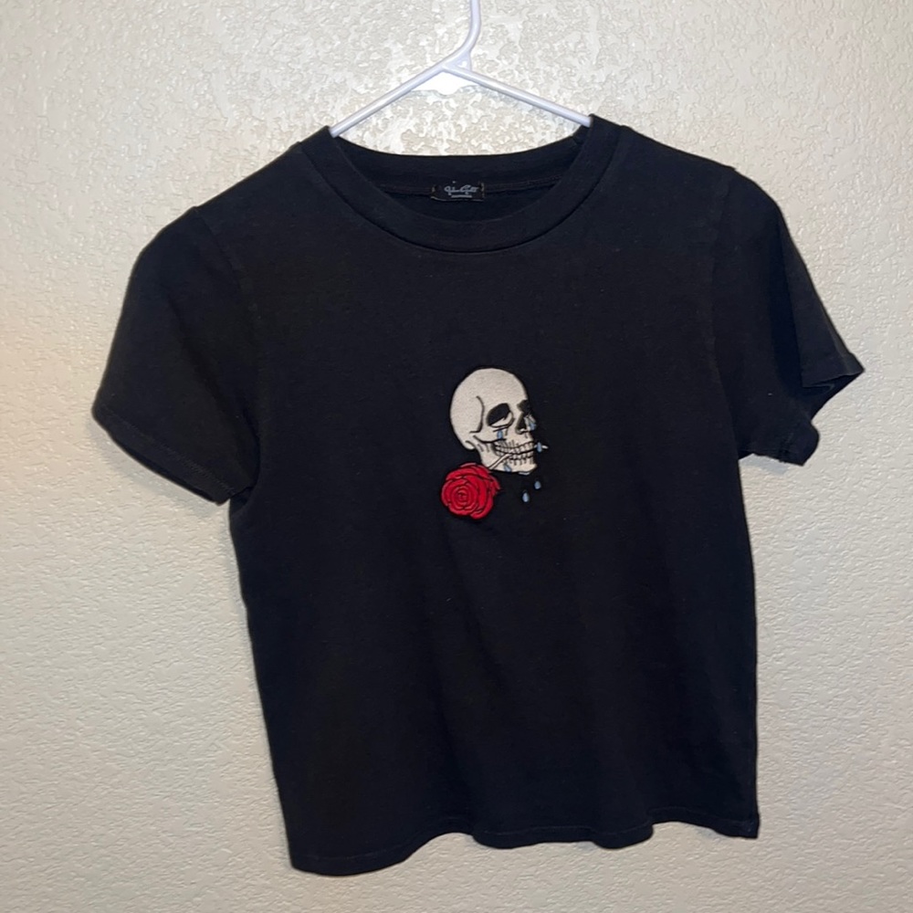 black crop top